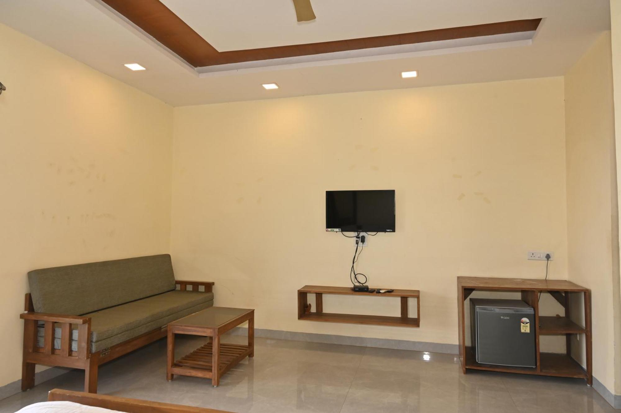 Shiv Parvati - 5 Bhk In Hotel