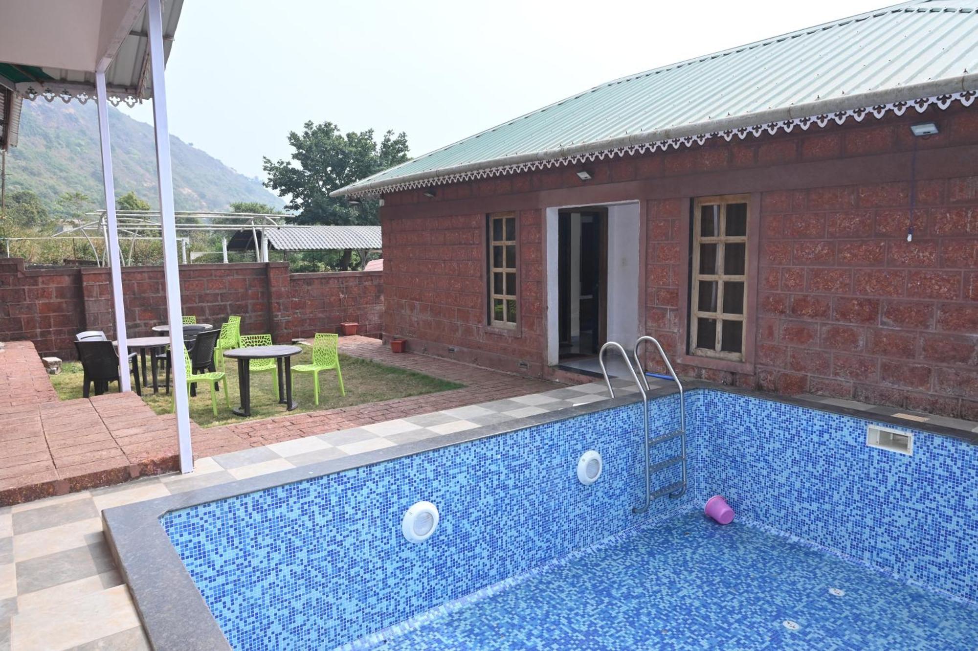 Hotel Shiv Parvati - 5 Bhk In