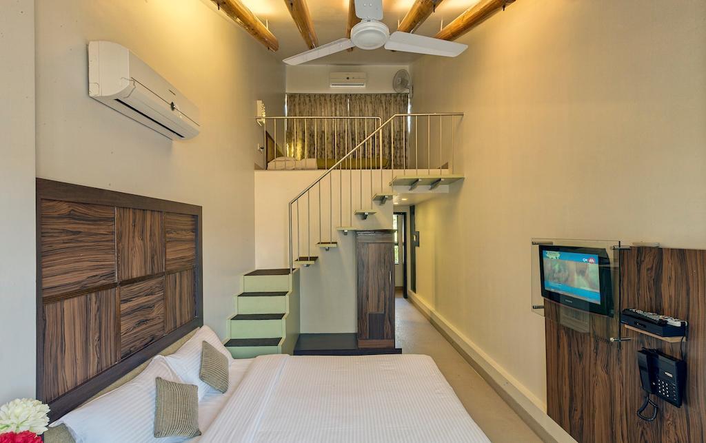Shreyas Hotel 4*