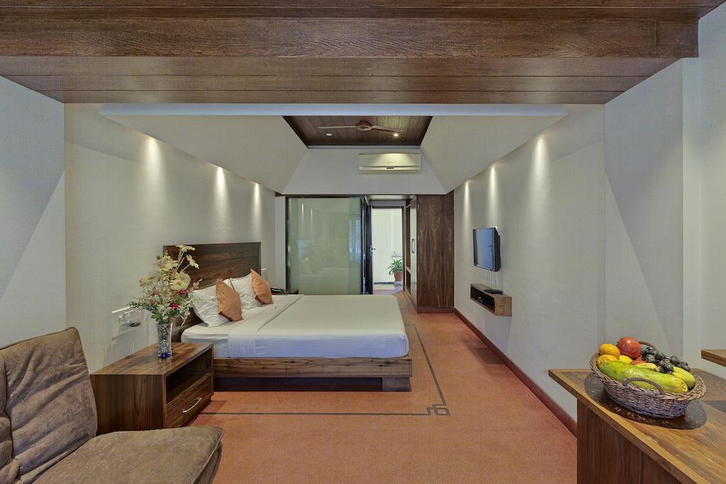 Shreyas Hotel