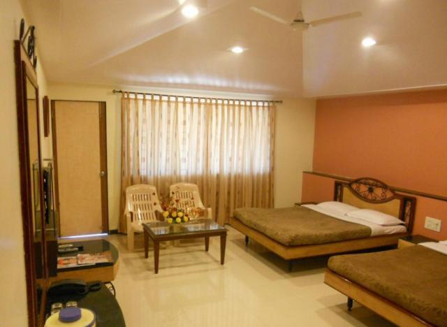 Shreyas Hotel 4*