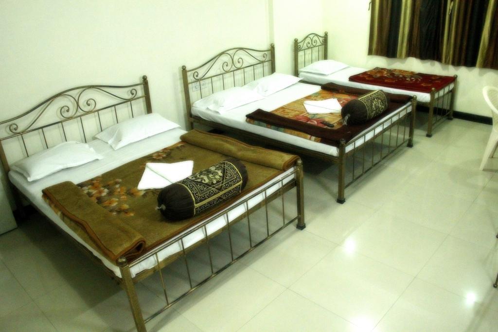 Shanti Palace *