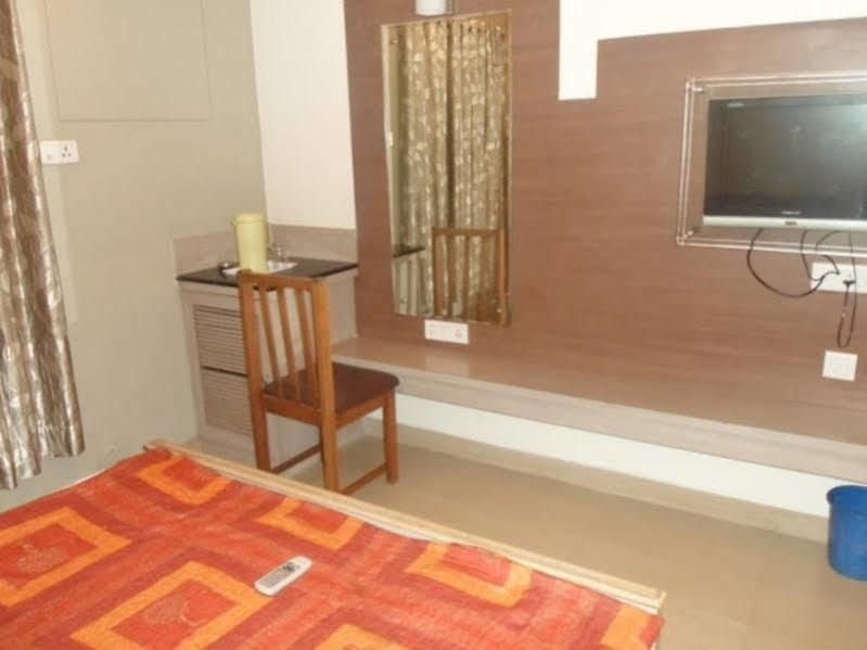 Pankaj Executive 2*
