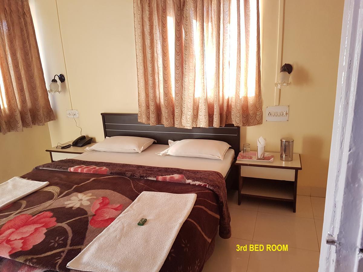 Stone House Hotel *