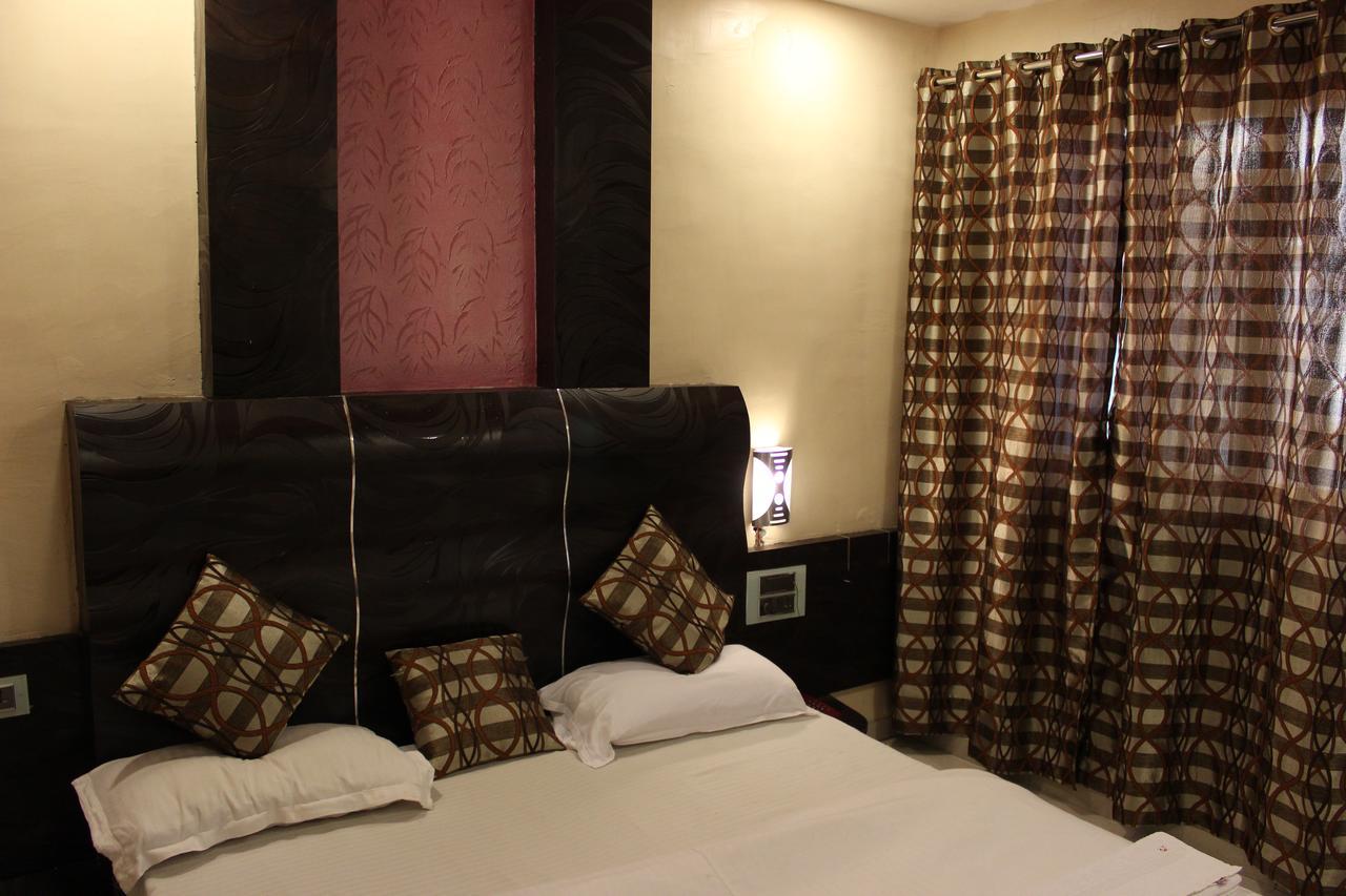 Js Excellency Hotel 2*
