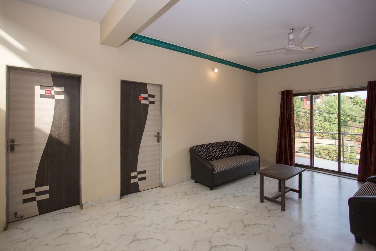 Hotel Oyo 11944 Rajat Residency