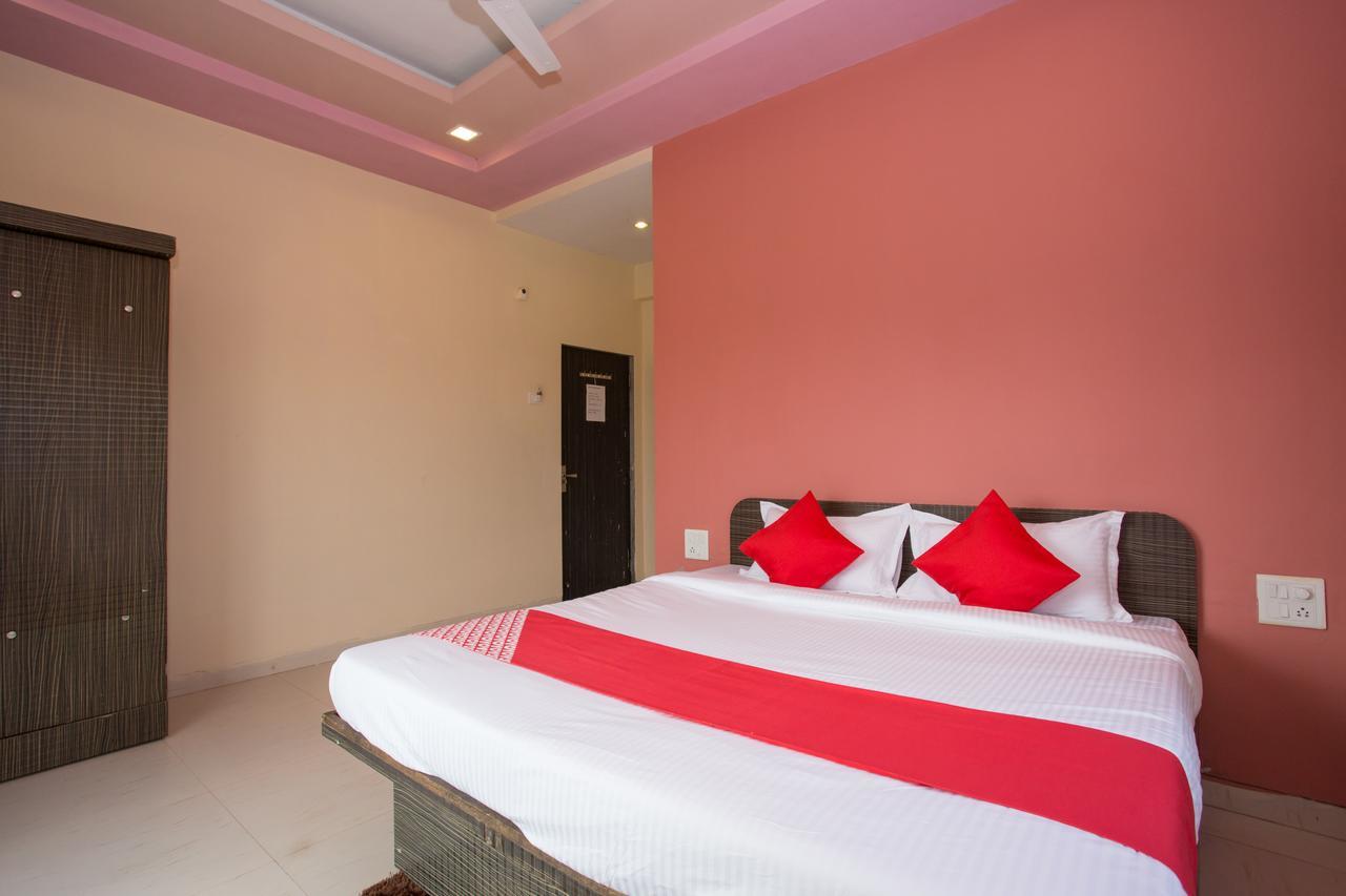 Oyo 11944 Rajat Residency Hotel 3*