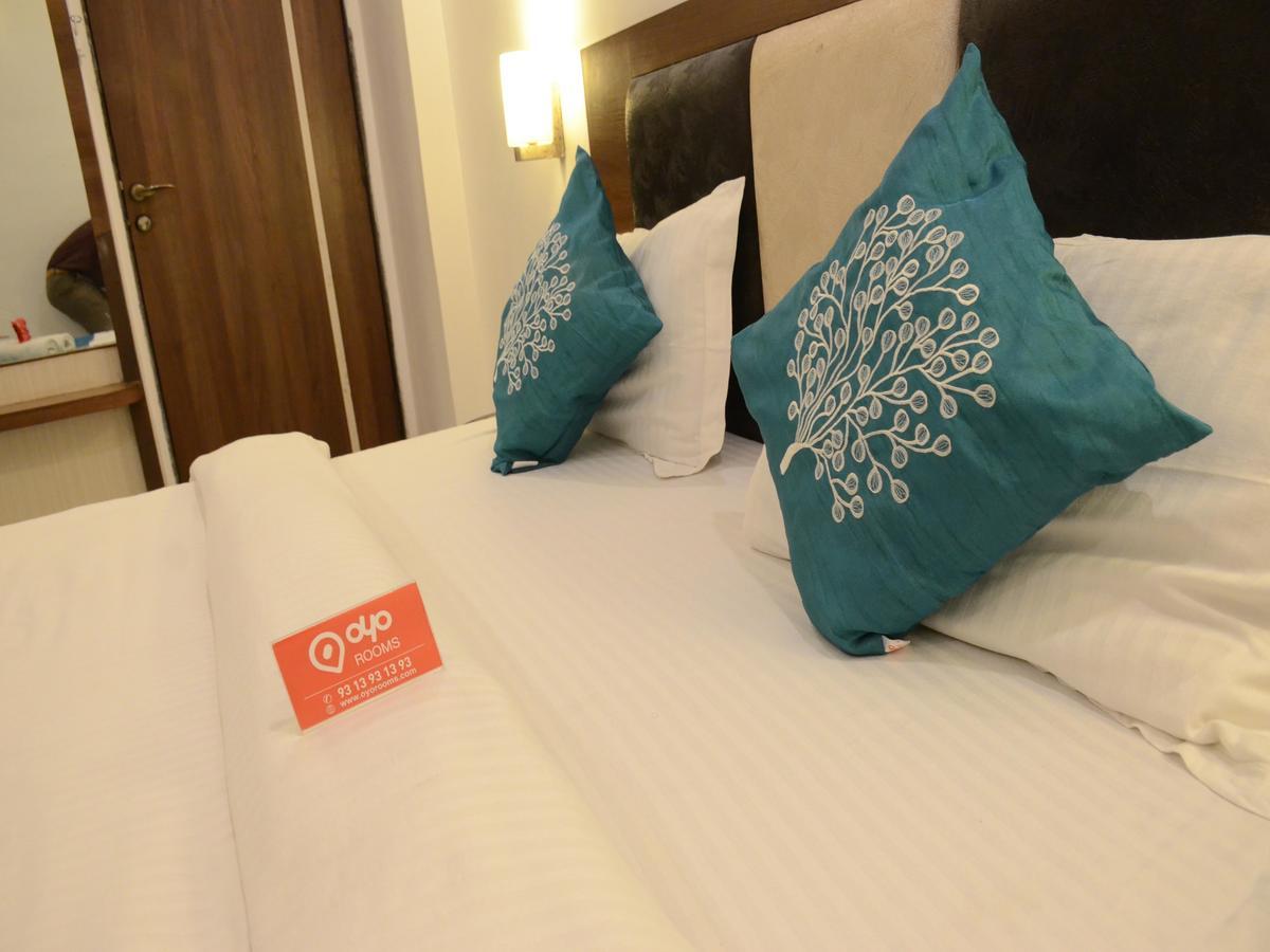 Oyo 10440 Surabhi Hotel 3*
