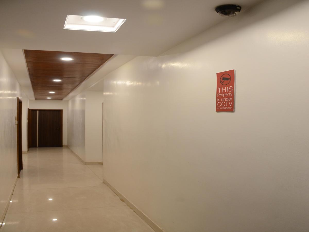Oyo 10440 Surabhi Hotel 3*