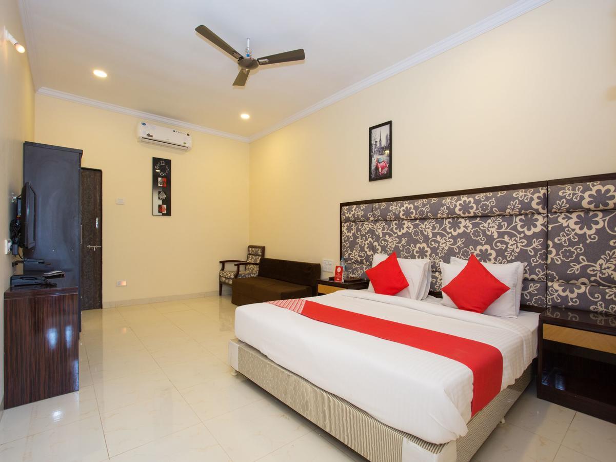 Hotel Oyo 12249 Meghna Food
