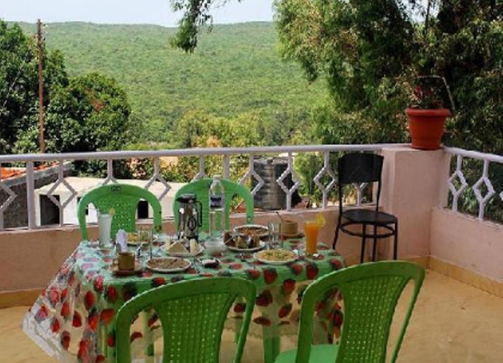 Krishna Continental 2* Mahabaleshwar