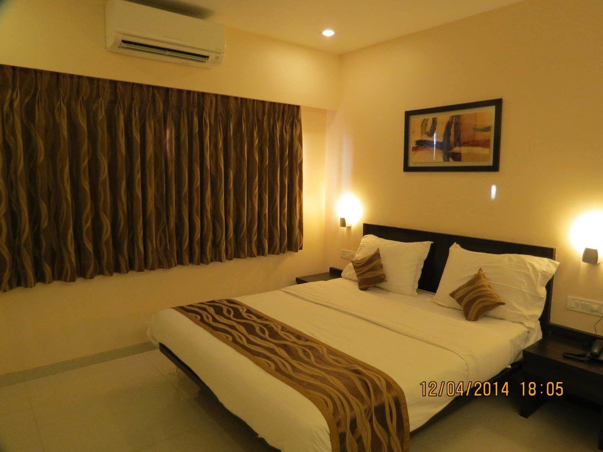 Sunny International Hotel