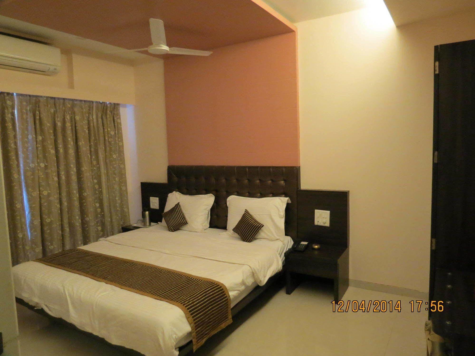 Hotel Sunny International 3*