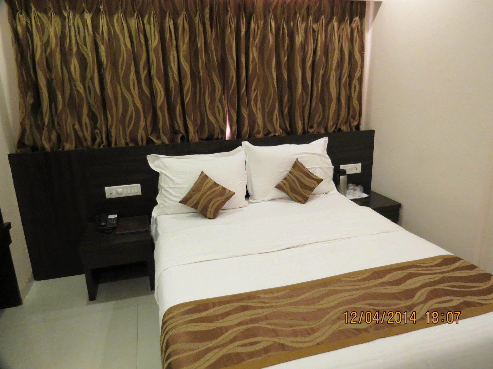 Sunny International Hotel