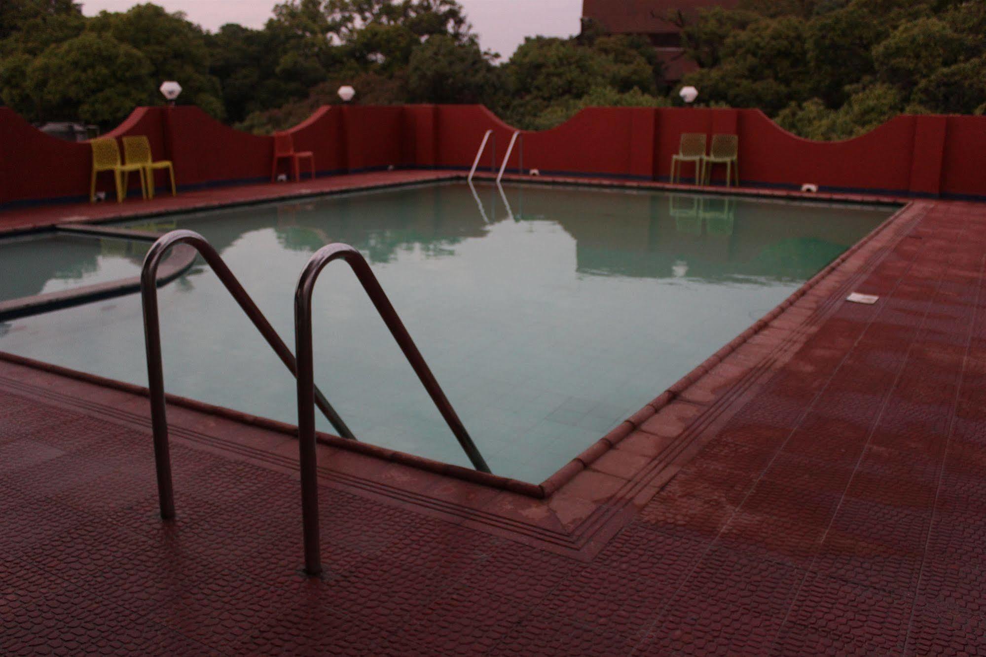 Sunny International Hotel 3*