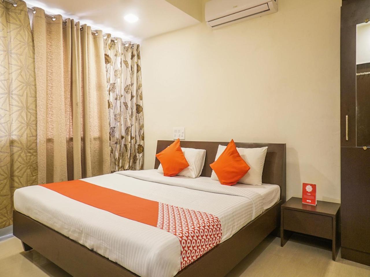 Oyo 12529 Sunrise Regency