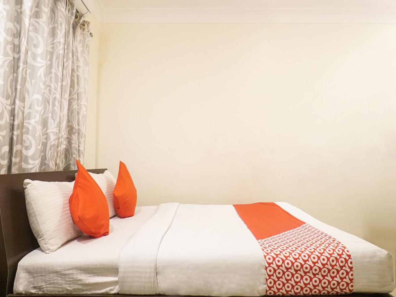 Hotel Oyo 12529 Sunrise Regency