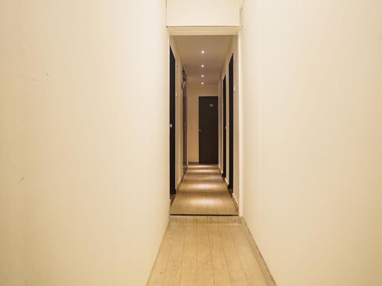 Hotel Oyo 12529 Sunrise Regency