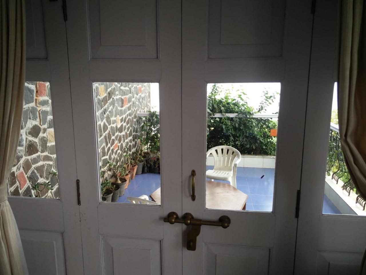 Lake View Homestay *