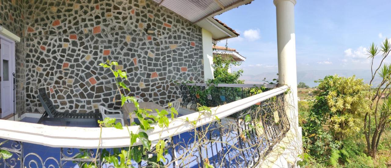 Lake View Homestay *