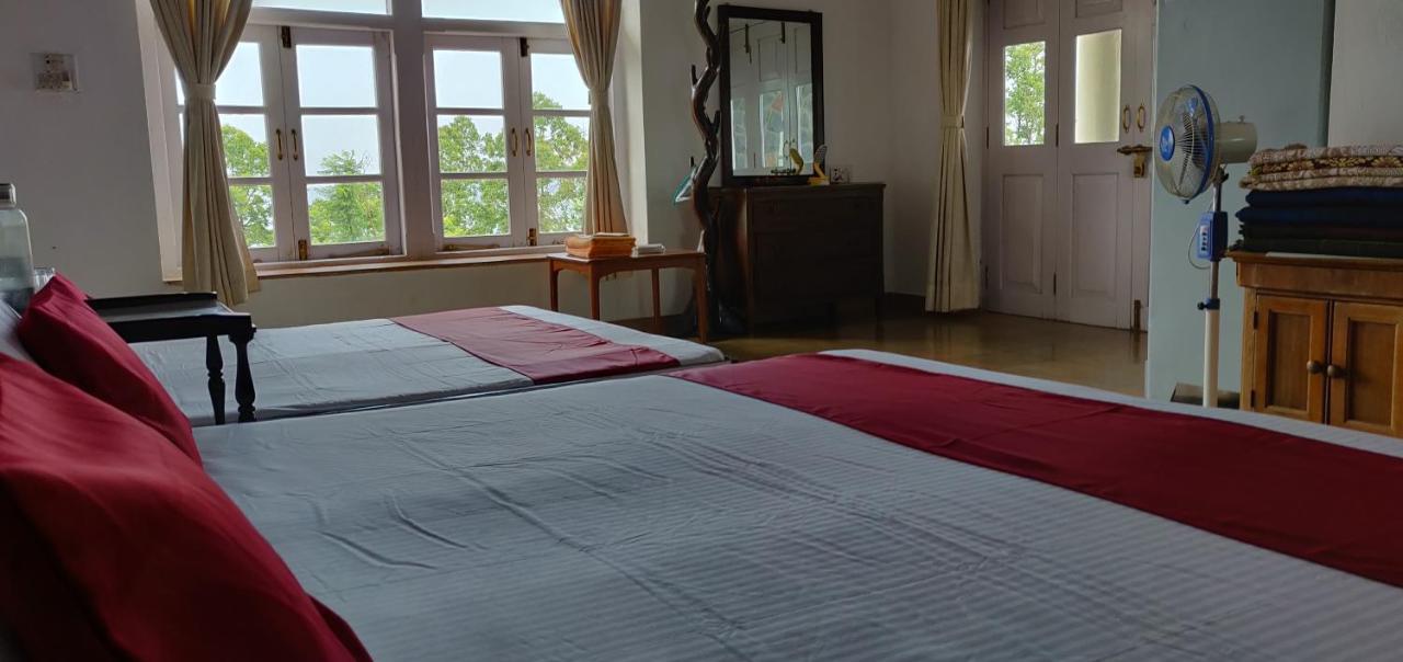 Lake View Homestay *