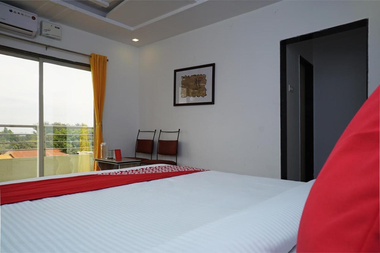 Oyo 18730 Galaxy Hotel 3*