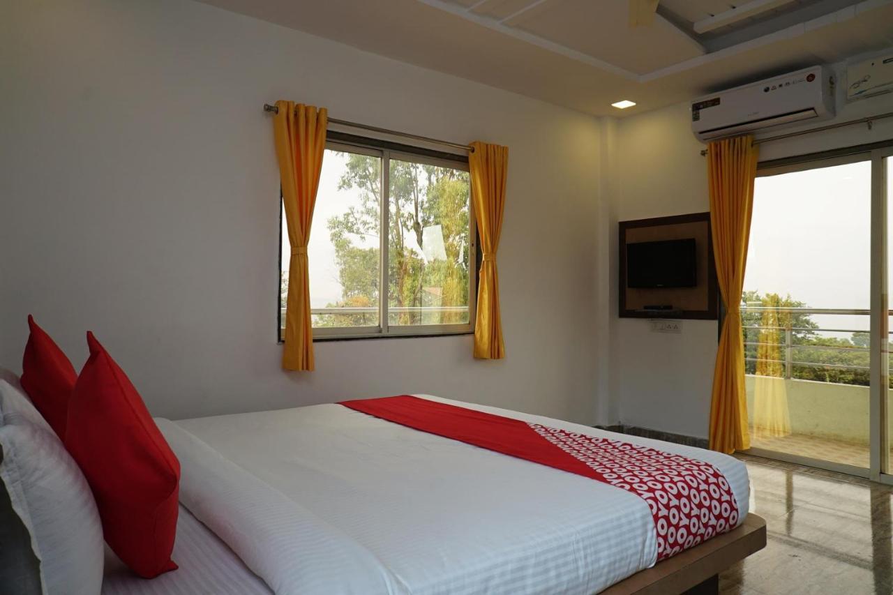 Oyo 18730 Galaxy Hotel 3*