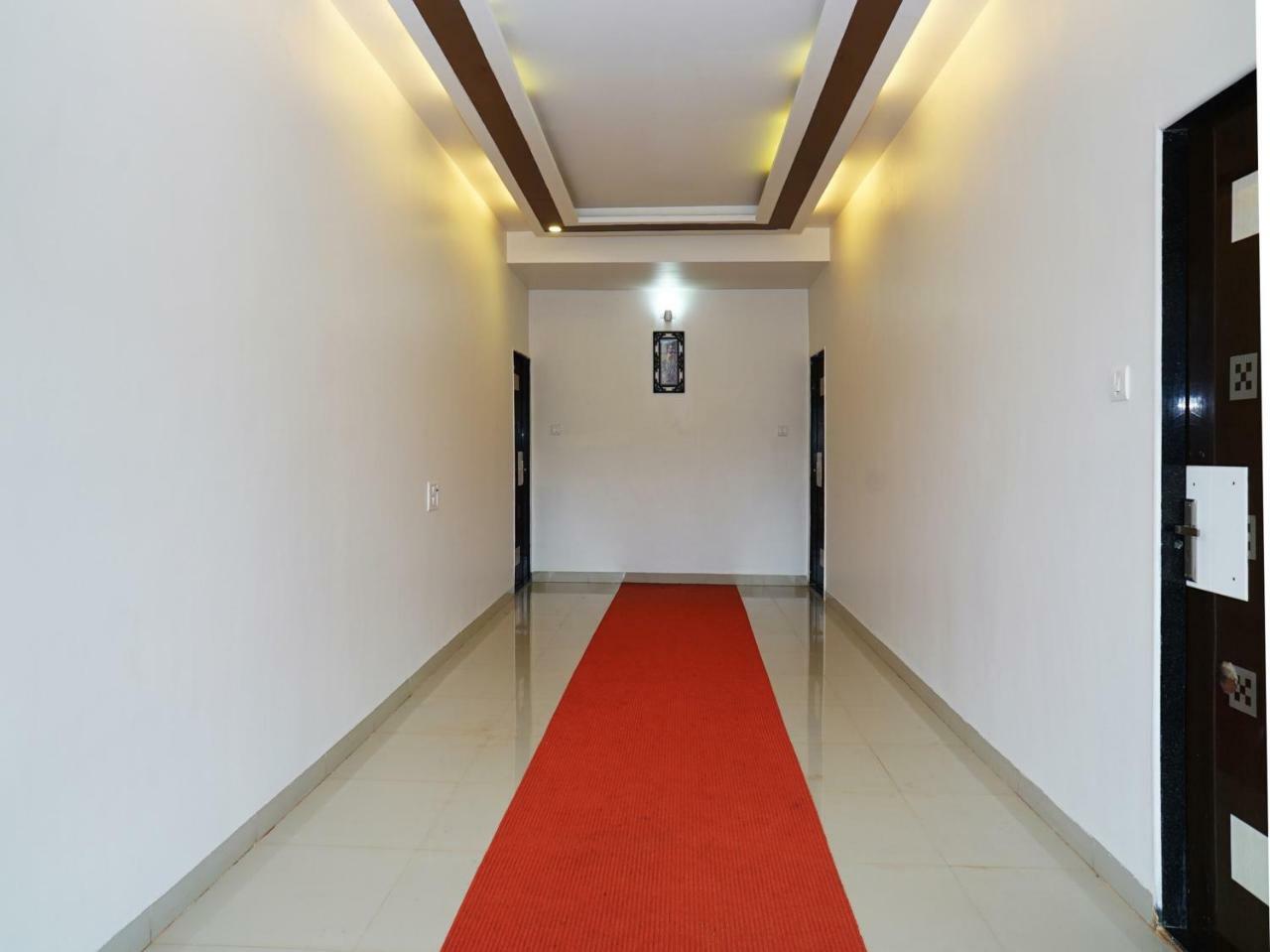 Oyo 23696 Sai Vihar Hotel