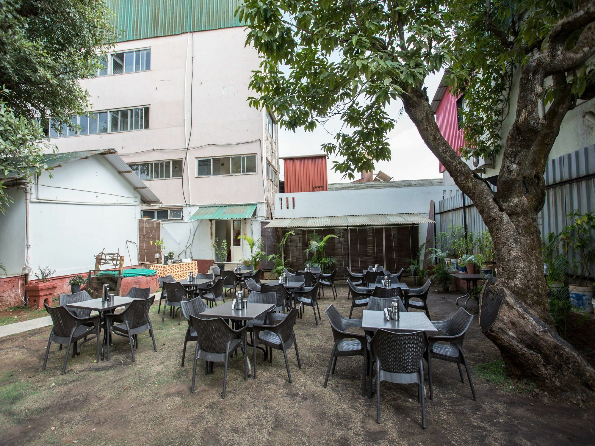 Oyo 10440 Surabhi Hotel