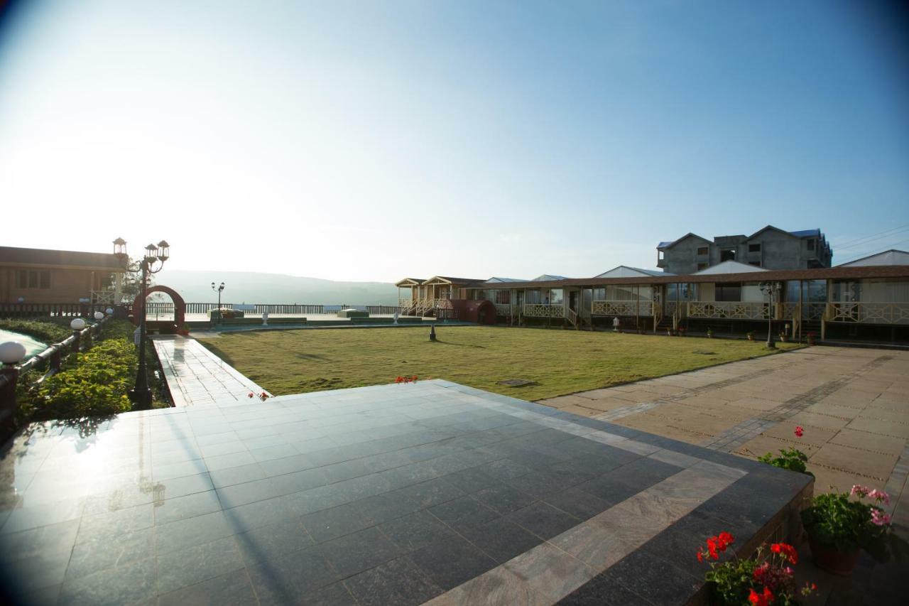 Resort The Grand Legacy & - Tgl - Pure Vegetarian