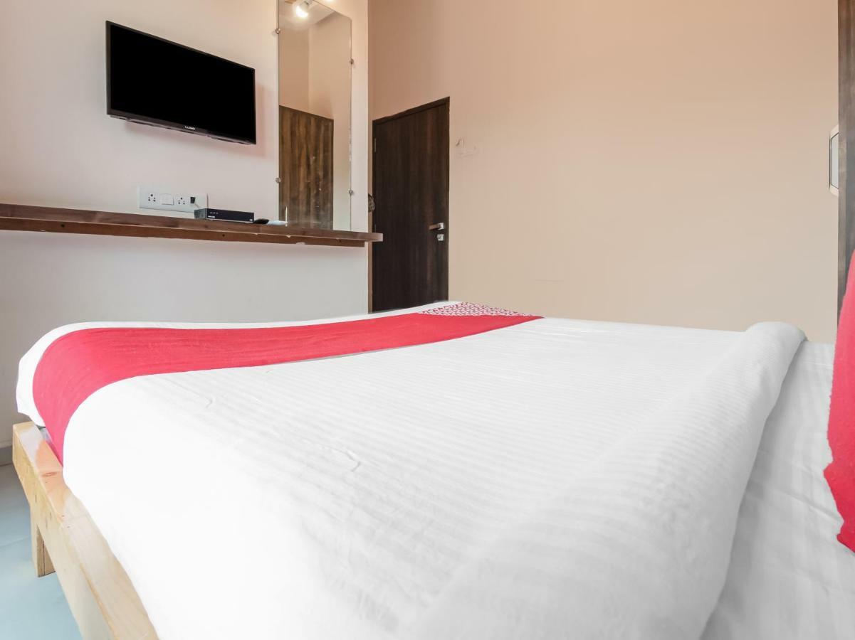 Oyo 19731 Woods Hotel 3*
