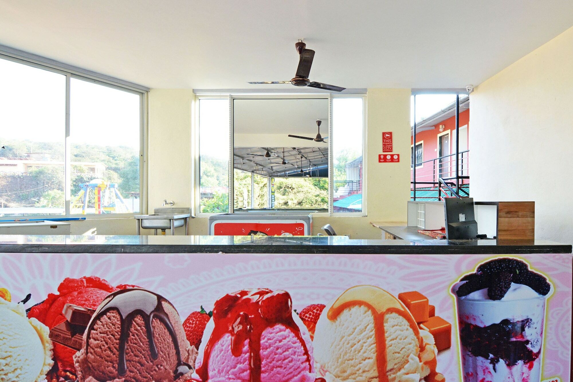 Oyo Flagship 23404 Baba Hotel Mahabaleshwar