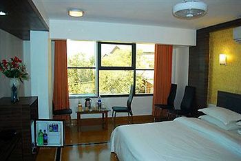 Shanti's Surbhi Hotel
