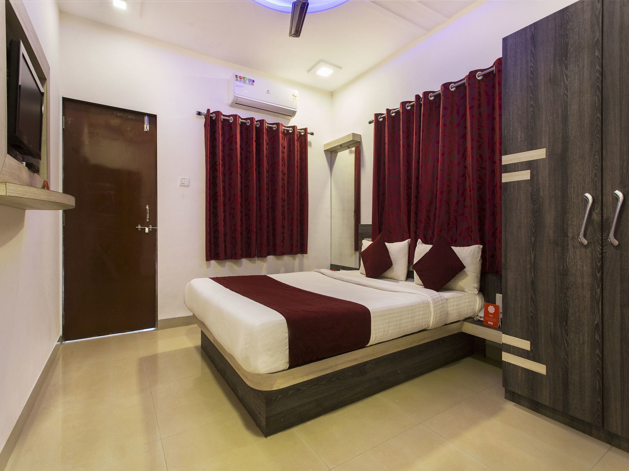Oyo 9906 Hill House Hotel