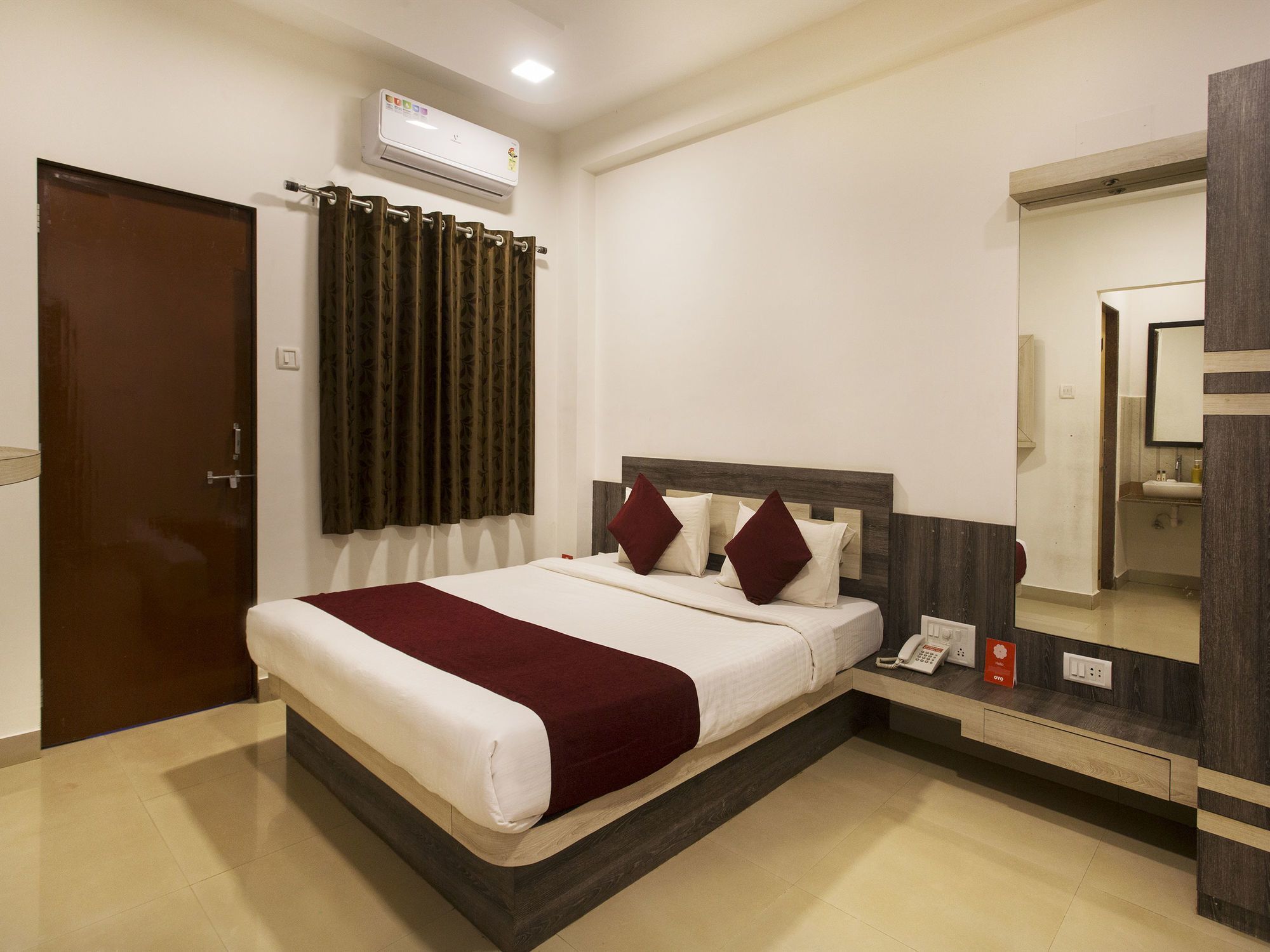 Oyo 9906 Hill House Hotel