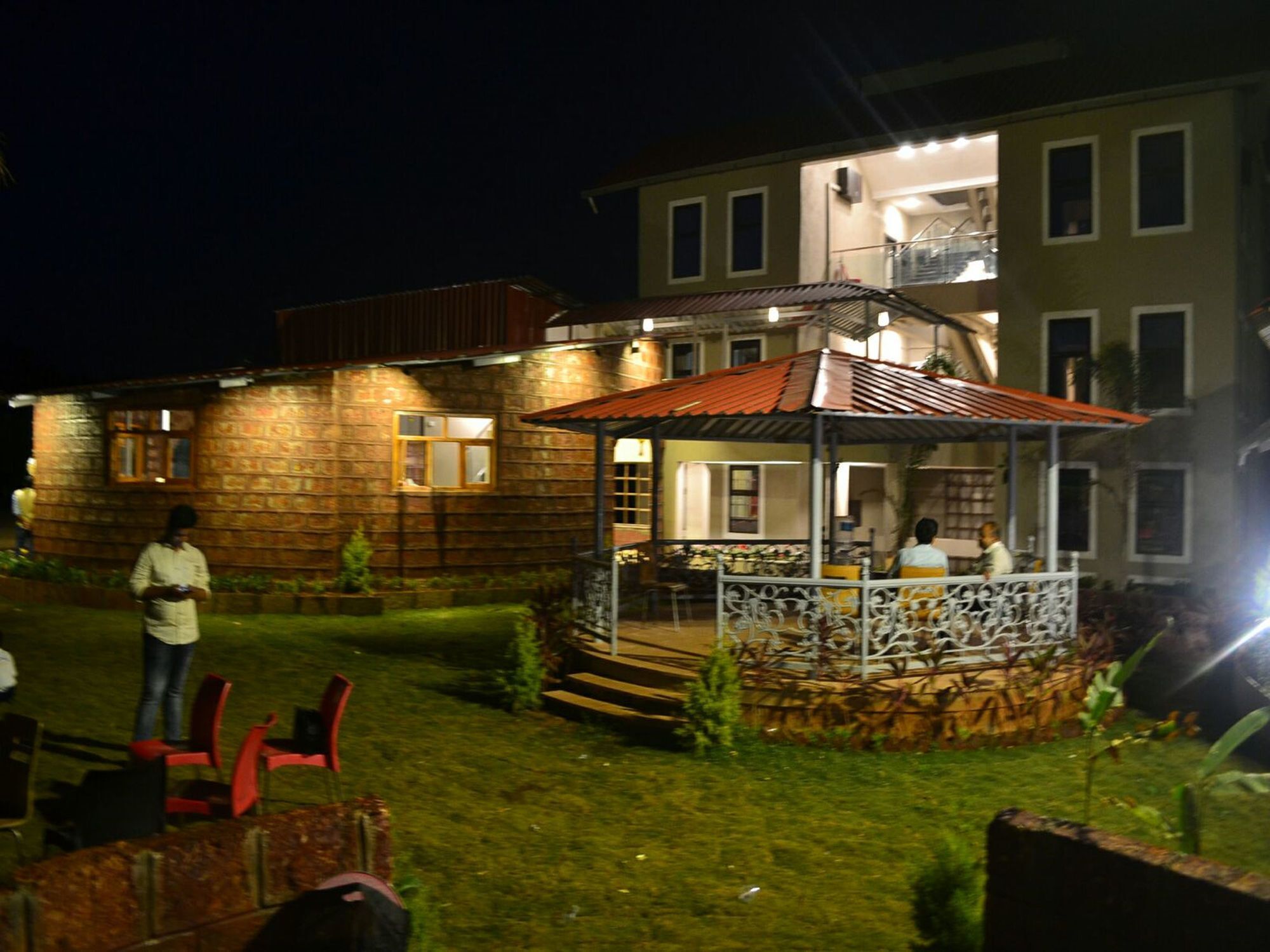 Hotel Oyo 11898 Vhyomaan 2*