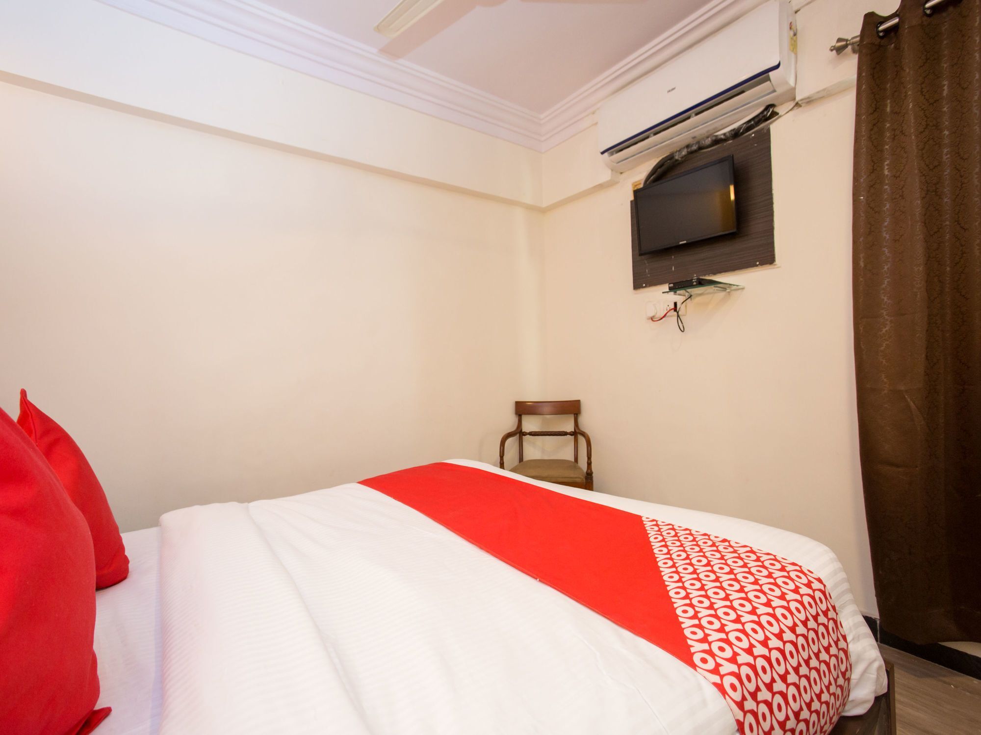 Hotel Oyo 12078 Suncity 2*
