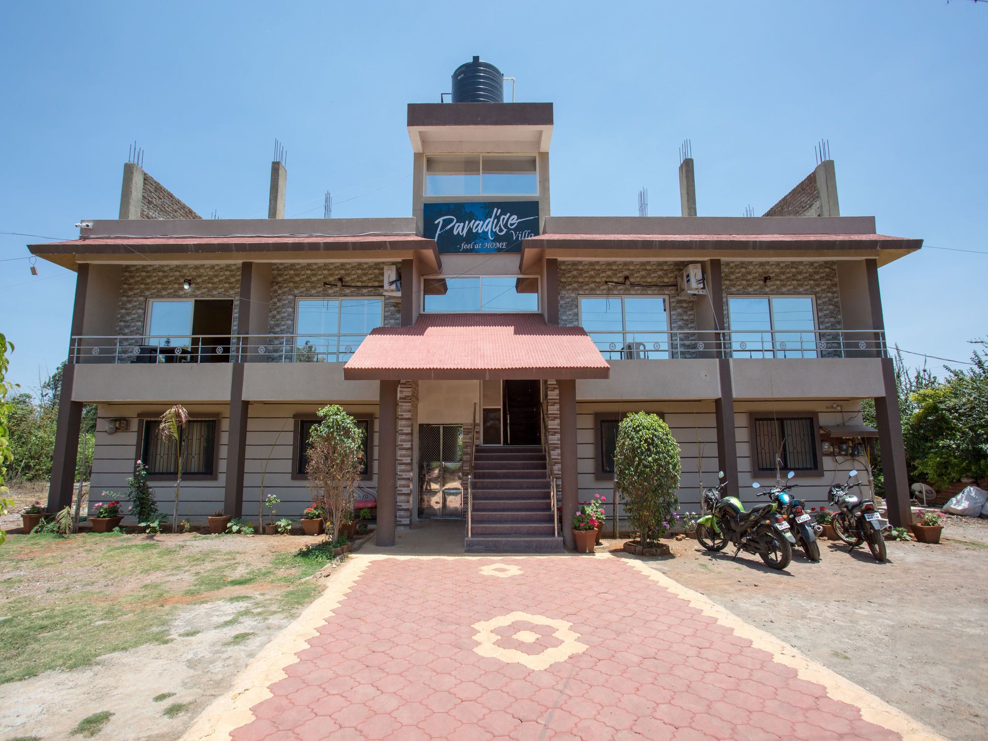 Oyo 12936 Paradise Hotel