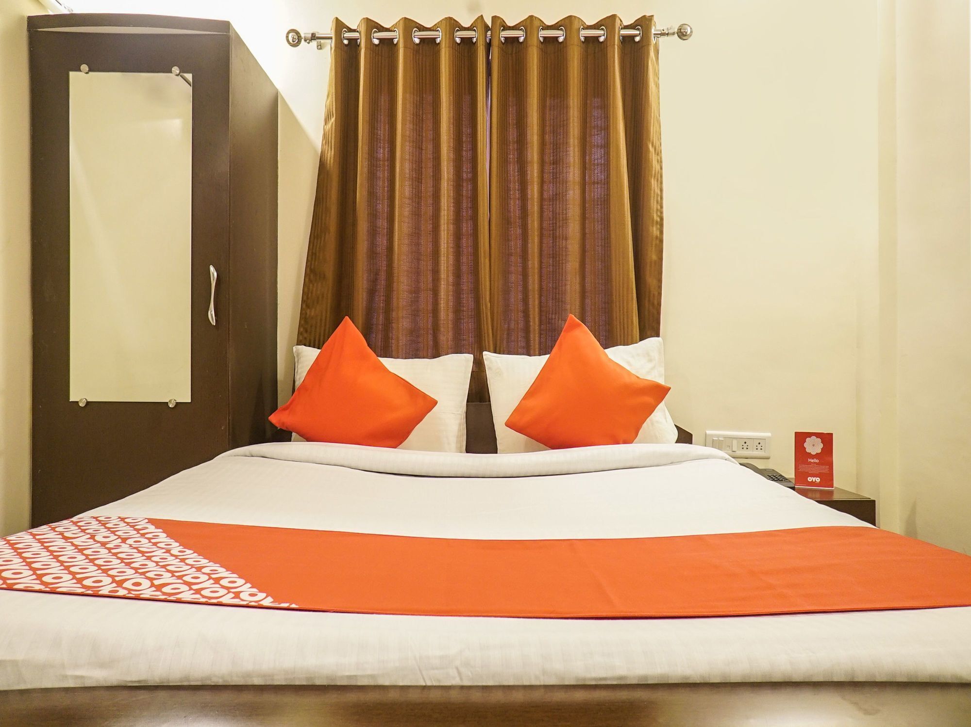 Oyo 12529 Sunrise Regency Hotel