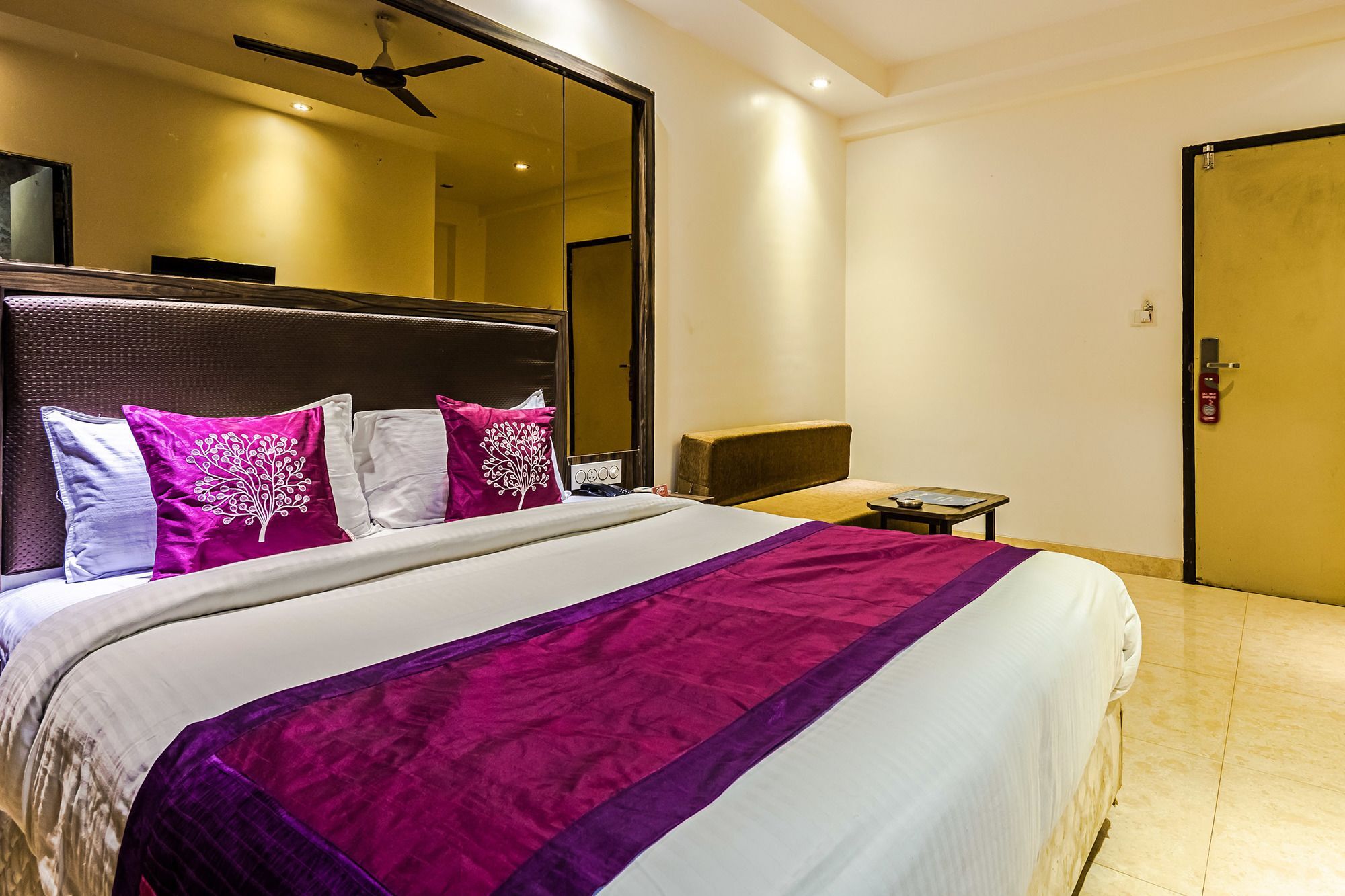 Oyo 3323 Sheetal Hotel 3*