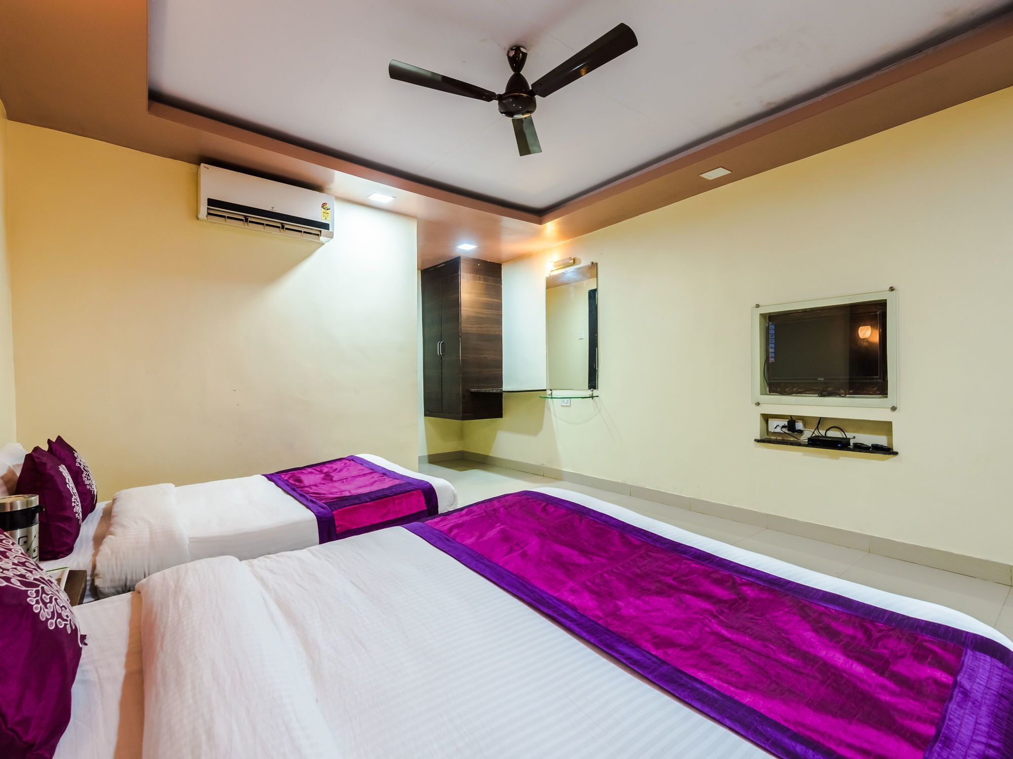 Hotel Oyo 3324 Laxmi 2*