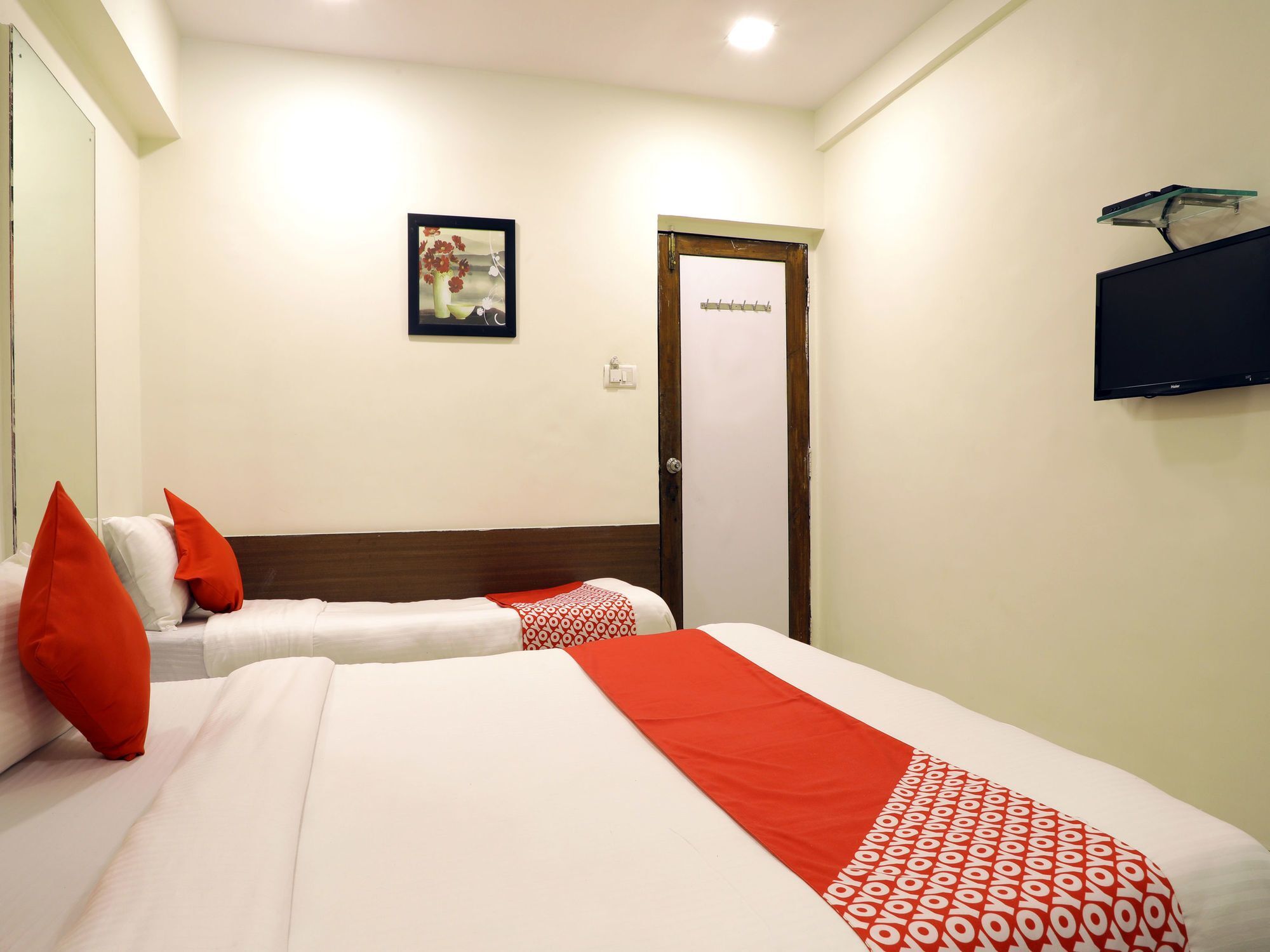 Hotel Oyo 12209 Anupama 2*