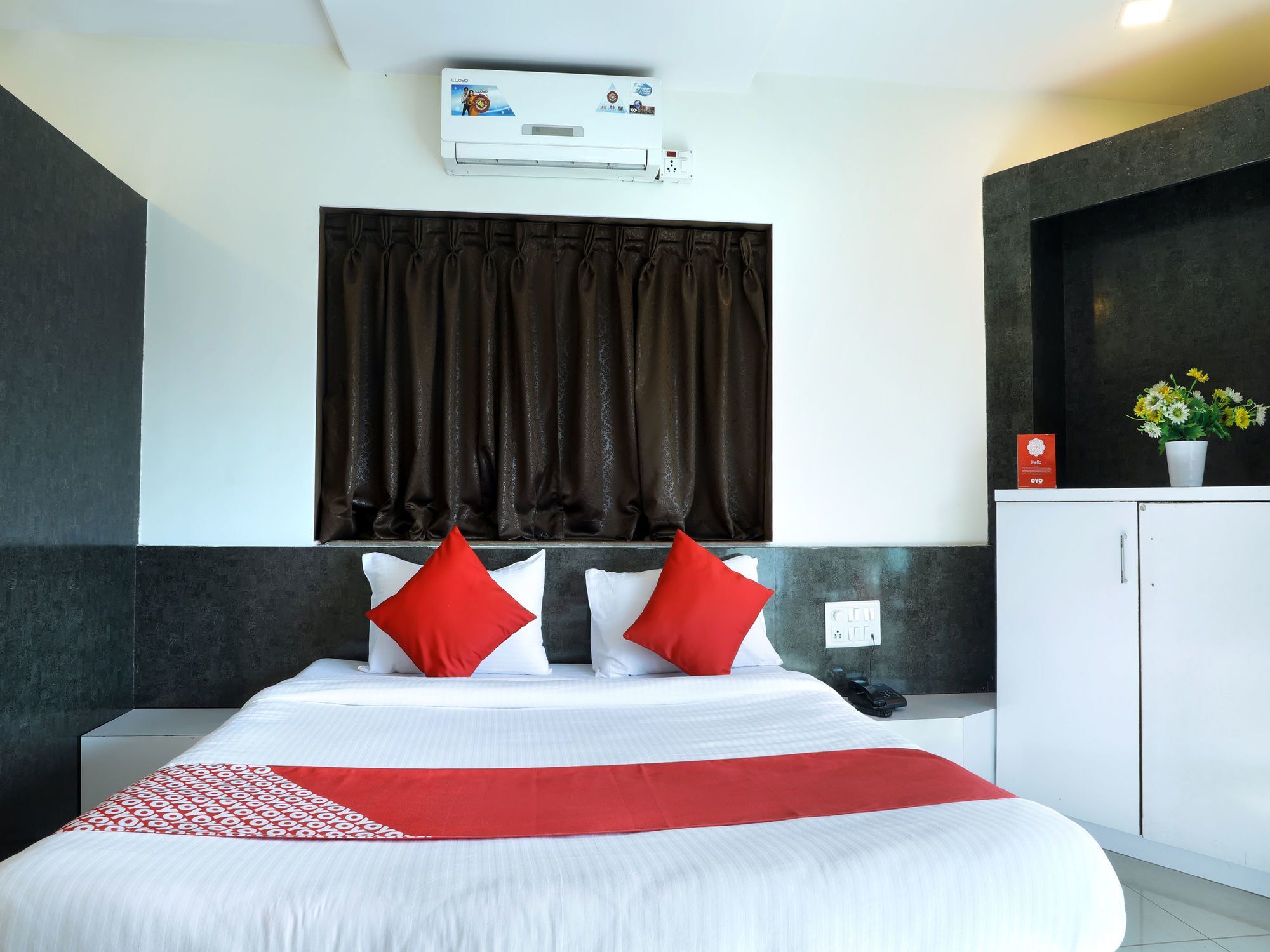 Oyo 12209 Anupama Hotel 2*