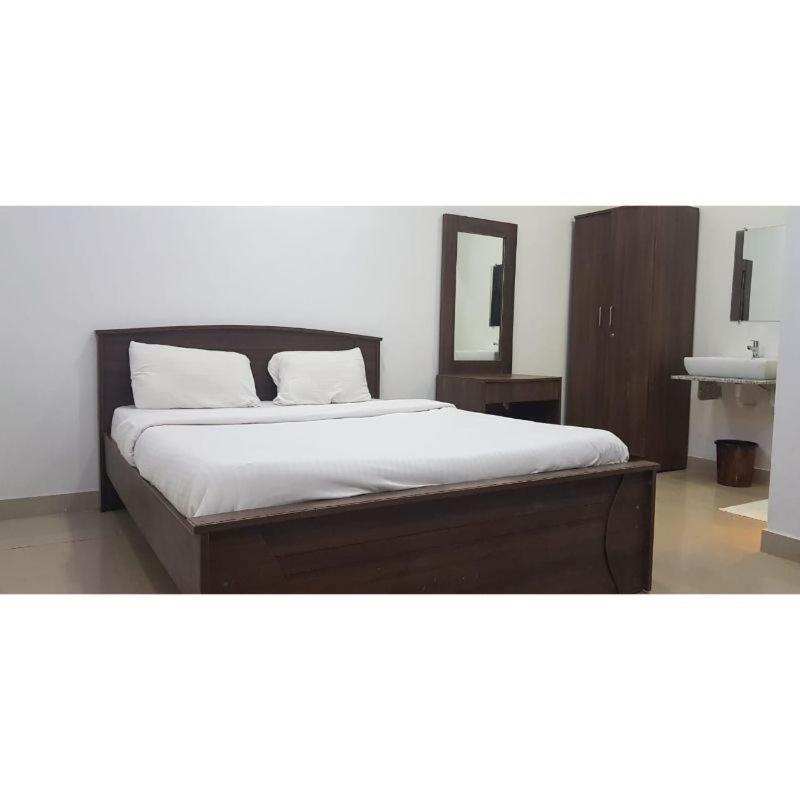 Hotel Suraj 2*