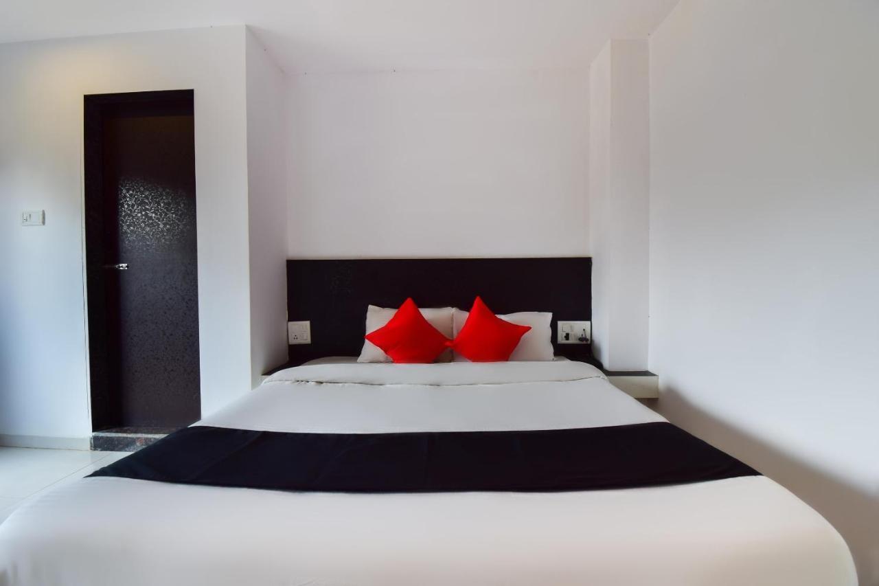 Hotel Capital O 14554 Golden Valley 3*