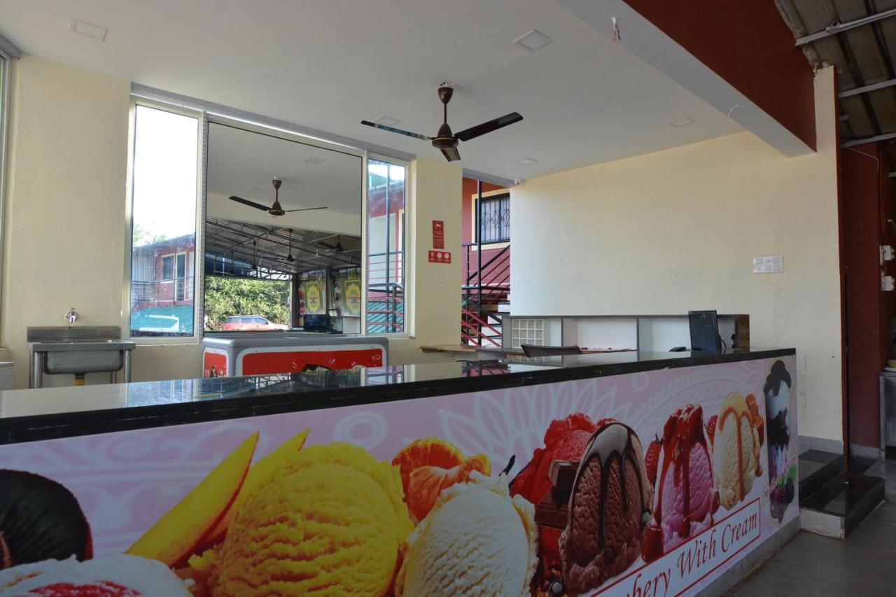 Oyo Flagship 23404 Baba Hotel Mahabaleshwar