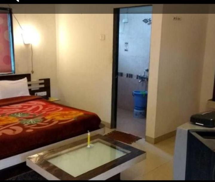 Girija Hotel 2*