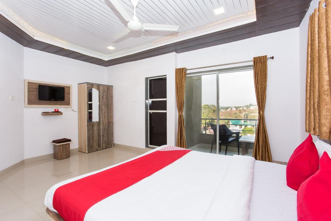 Flagship Shrushti Hotel 3*